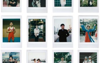 Polaroid dalla Corea del Nord: 26 scatti per raccontare la devozione trasversale al caro leader