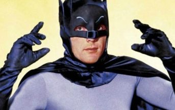 Adam West è morto: fu il Batman più iconico della TV, aveva 88 anni