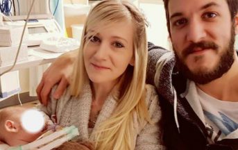 Chi è il piccolo Charlie Gard e qual è la malattia rara che lo ha colpito: oggi sarà staccata la spina in Gran Bretagna (FOTO)