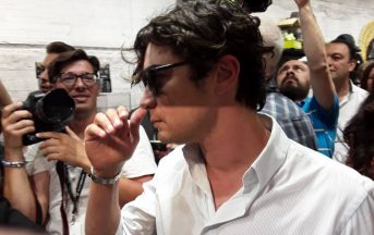 Riccardo Scamarcio al Pitti Uomo 2017: “Così mi vesto nella vita di tutti i giorni, Italia? Non la lascerei per nessun motivo” (INTERVISTA)