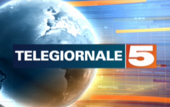 TG5 edizione ore 13 oggi, problemi tecnici in diretta: “Scusateci” (FOTO)