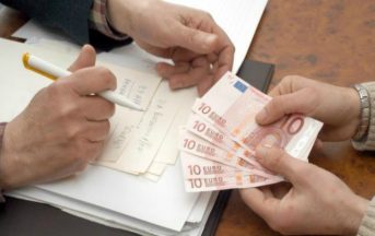 Truffa, si fa consegnare 2600 euro per curare la figlia affetta da cancro, ma era tutto falso