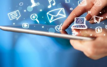 Tumore: App e internet alleati dei pazienti oncologici, allungano aspettativa di vita