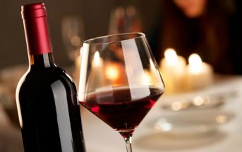 Diabete: bere vino almeno tre volte a settimana riduce i rischi