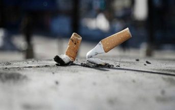 Donna muore di tumore a causa del fumo passivo dei colleghi: Regione condannata