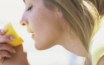 Obesità: annusare il cibo potrebbe fare ingrassare? La scoperta di un team di scienziati