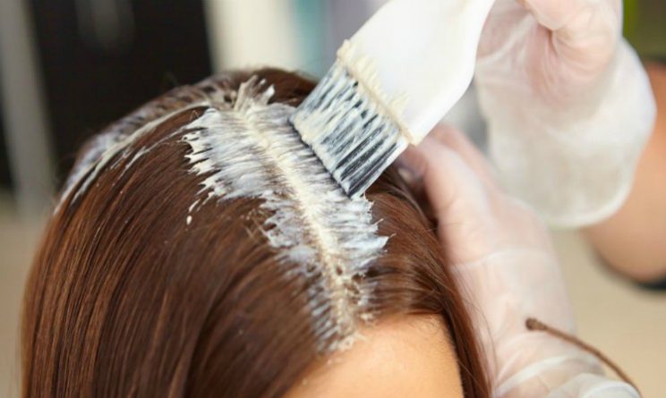 Tinture per capelli, aumentano il rischio di cancro al seno, cosa risponde uno studio