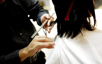 Tendenze capelli estate – autunno 2017: diventa trendy il fai da te con attrezzature professionali