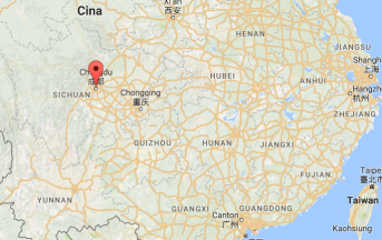 Cina autobus si schianta dentro tunnel: 36 morti