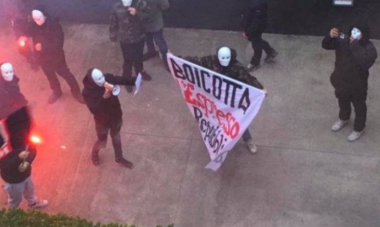 http://media.urbanpost.it/wp-content/uploads/2017/12/aggressione-fascista-repubblica.jpg
