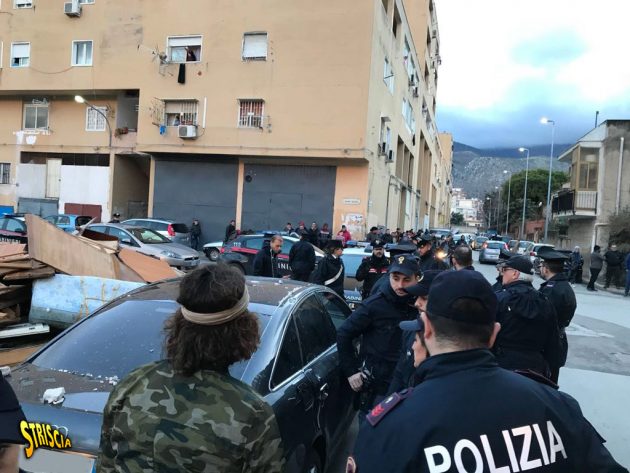 Brumotti Striscia aggrediti sassi contro di lui e colpo di pistola alla Zen