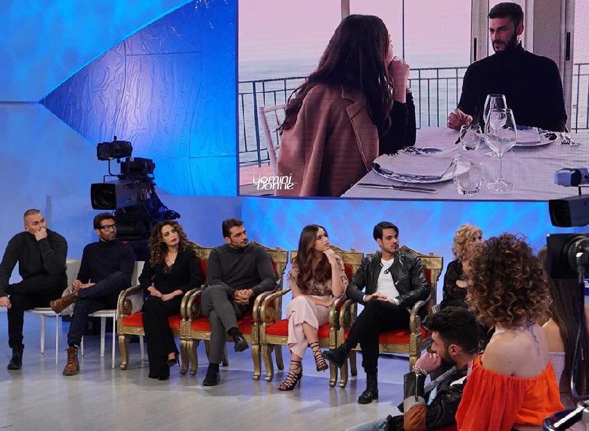 Uomini e Donne news, i genitori di Sara Affi Fella prendono posizione Uomini e Donne news, i genitori di Sara Affi Fella prendono posizione