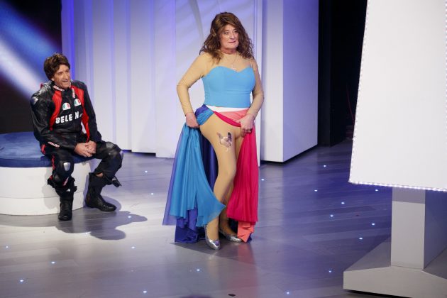 Vestito Belen a C'è posta per te: i complimenti di Elisabetta Franchi