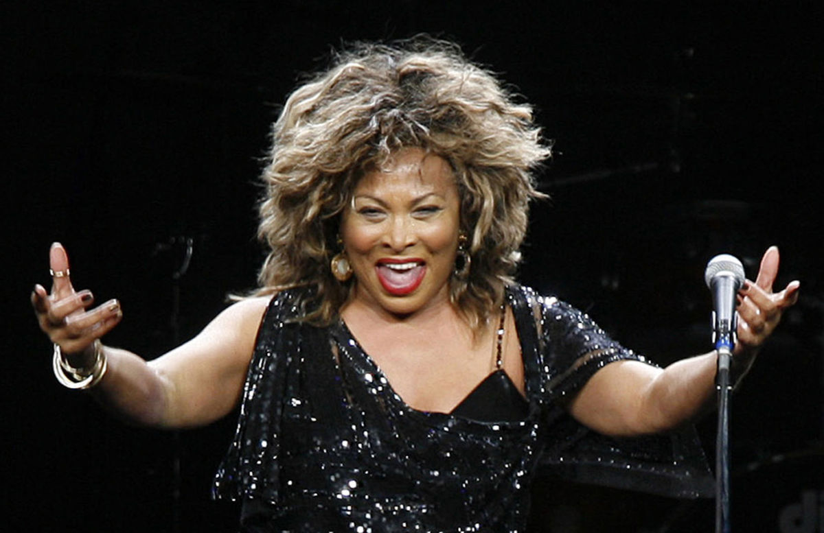 Tina Turner, addio social al figlio suicida:
