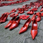 scarpe rosse mostra fotografica Bologna 2013