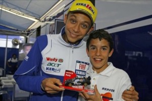 Rossi e il piccolo Marquez
