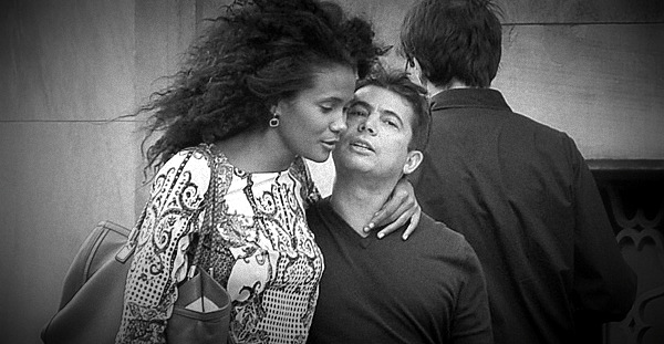 Cannes 14 Oscar Generale Chiede La Mano A Denny Mendez Sul Tappeto Rosso Urbanpost