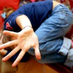 Bambina violentata da collaboratore domestico