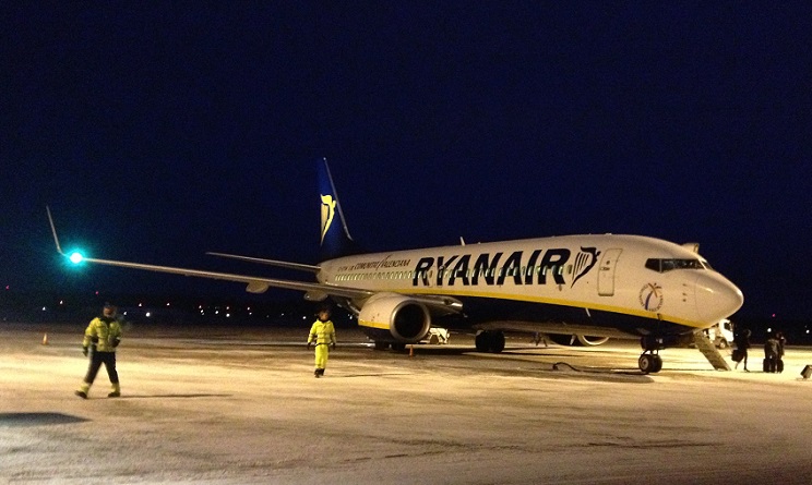 coppia italiana, ferma aereo, arrestati, malta, ryanair