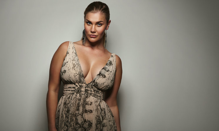 Tendenze moda estate 2015: gli outfit curvy friendly che nascondono i  difetti e valorizzano il corpo - UrbanPost