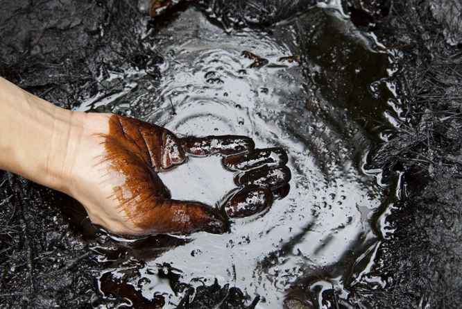 Raffineria Iplom Genova Rotta Tubatura Petrolio Nel Torrente Rischio 