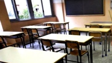 abusi a scuola su 16enne a ragusa