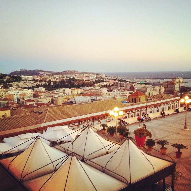 Cagliari Bastione Saint Remy, Sella del Diavolo sullo sfondo