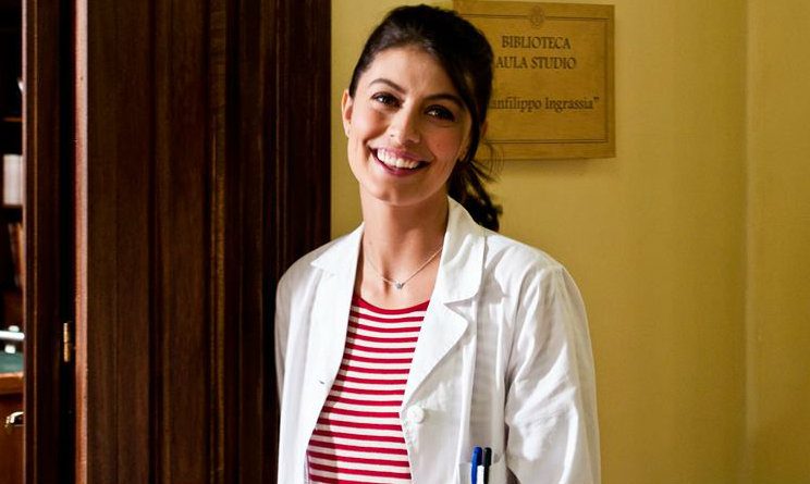 http://media.urbanpost.it/wp-content/uploads/2016/07/LAllieva-Alessandra-Mastronardi-744x445.jpg