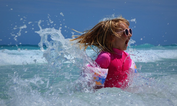 bambini al mare