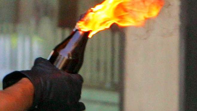 molotov Parigi poliziotti