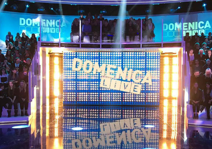 Domenica Live oggi
