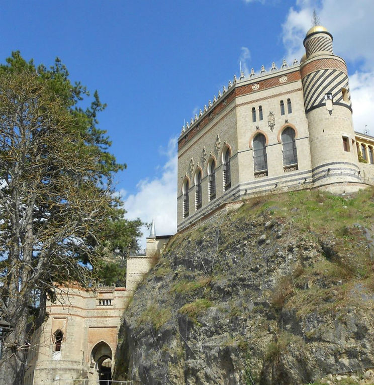 Rocchetta Mattei castello Appennino Bolognese