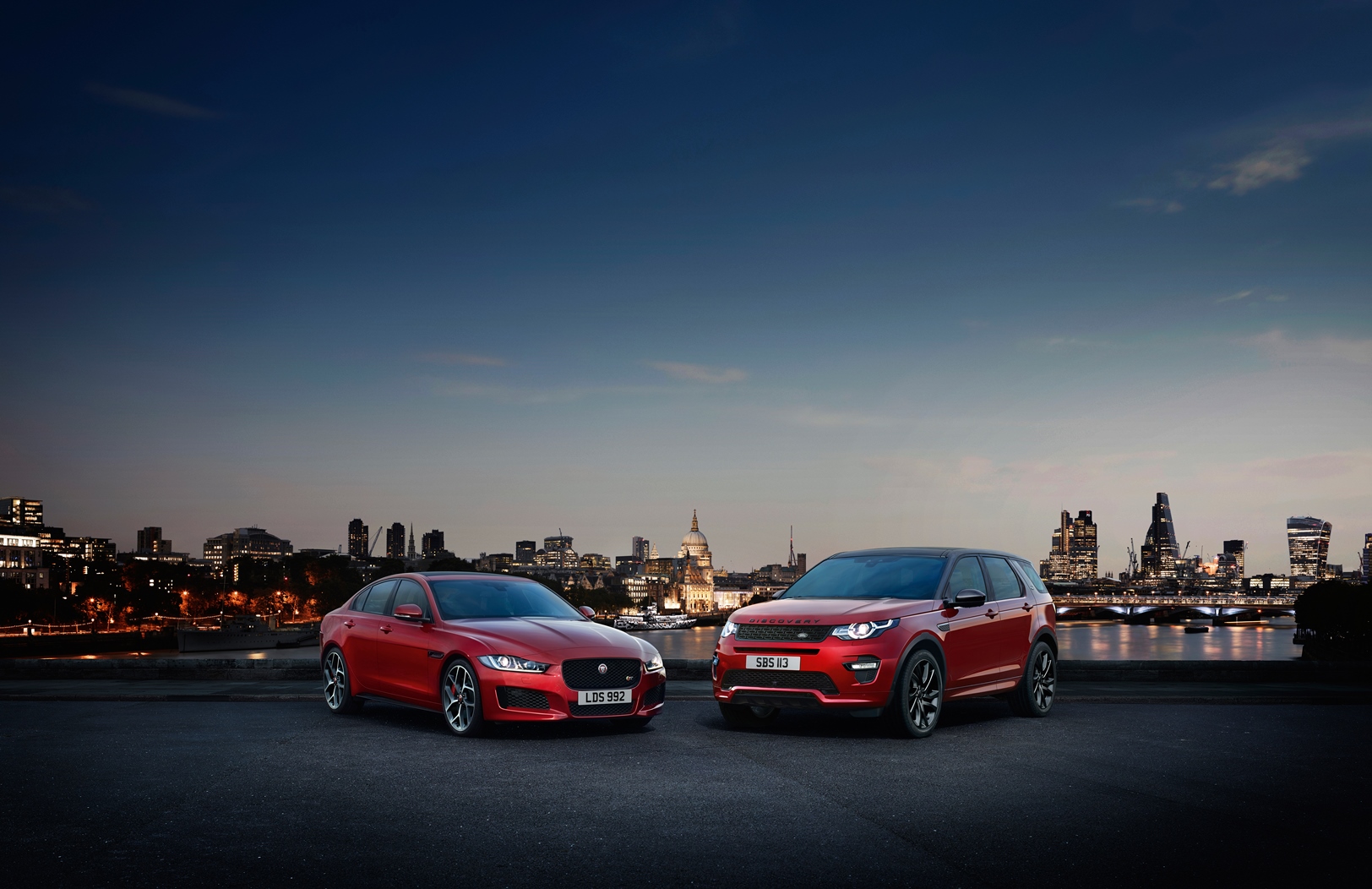 Jaguar Land Rover MotorShow 2016