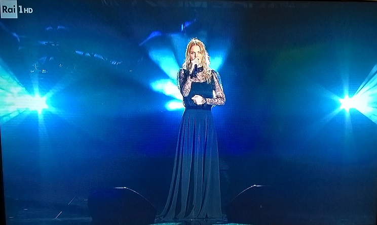 sanremo 2017 vestiti, sanremo 2017 abiti, sanremo 2017 outfit,, sanremo 2017 look,