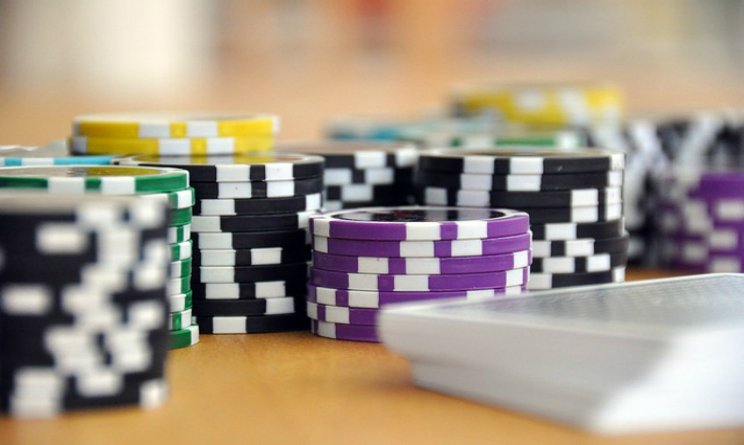 Gioco d azzardo, paolo crepet lo elogia e il codacond chiede la radiazione dall albo
