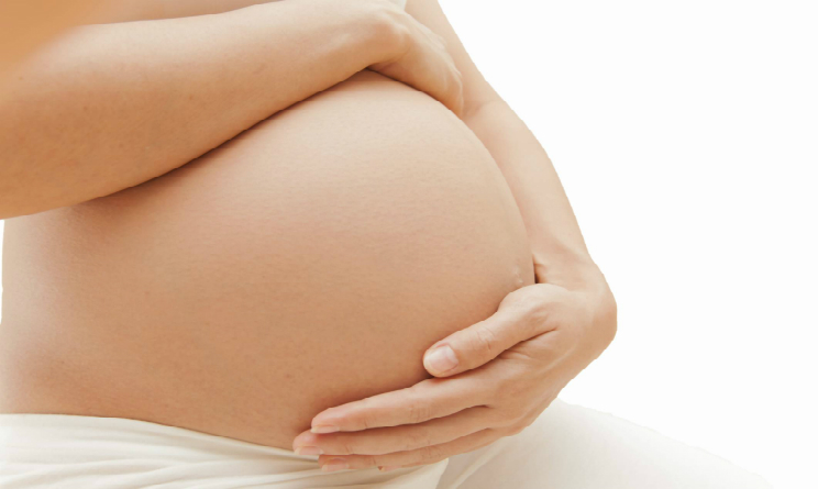 Incinta, scopre di essere allergia al suo feto durante la gravidanza