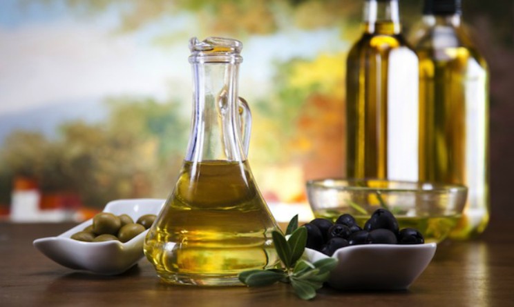 Olio d oliva benefici per unghie, pelle e capelli