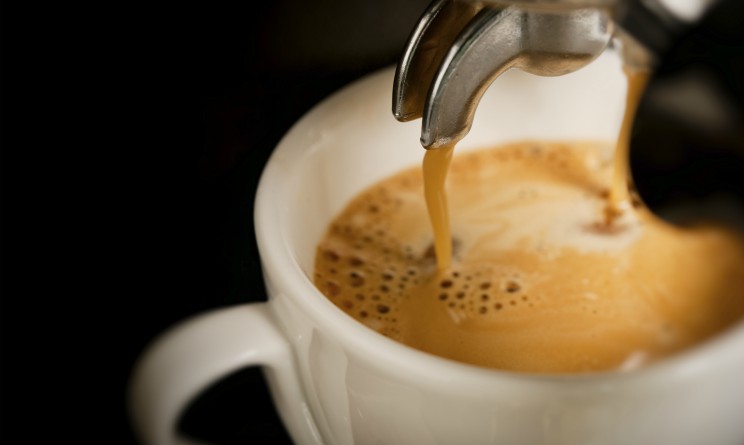 bere molti caffe potrebbe allungare aspettativa di vita, lo confermano due studi