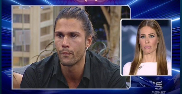 Paola Caruso Instagram Faccia Disgustata Per Il Video Di Ivana E Luca Onestini Urbanpost