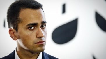 Caso nave Diciotti, Di Maio alla Ue: «Se non interviene, stop ai contributi»