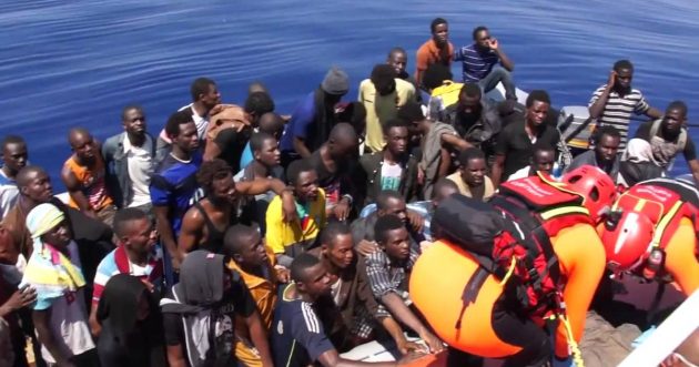 sbarchi migranti sos guardia costiera