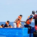 Migranti: la nave Acquarius abbandonata da tutti