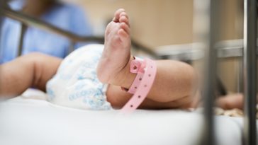 Due neonate sono morte di pertosse a Bergamo: le madri non erano vaccinate