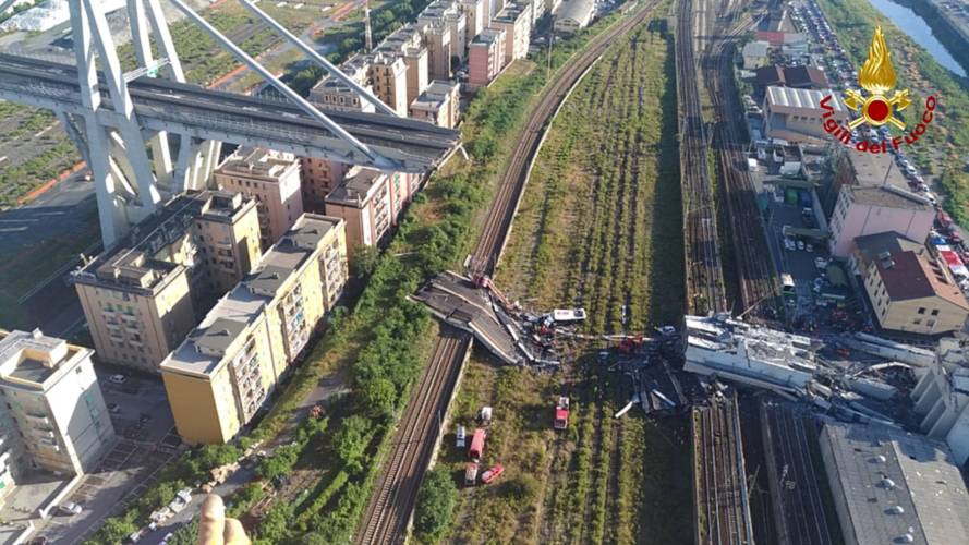 Il piano di Autostrade per demolire e ricostruire il ponte crollato a Genova