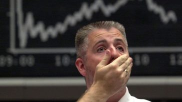 Manovra 2019, spread a 280, titoli bancari in picchiata: è iniziata la tempesta