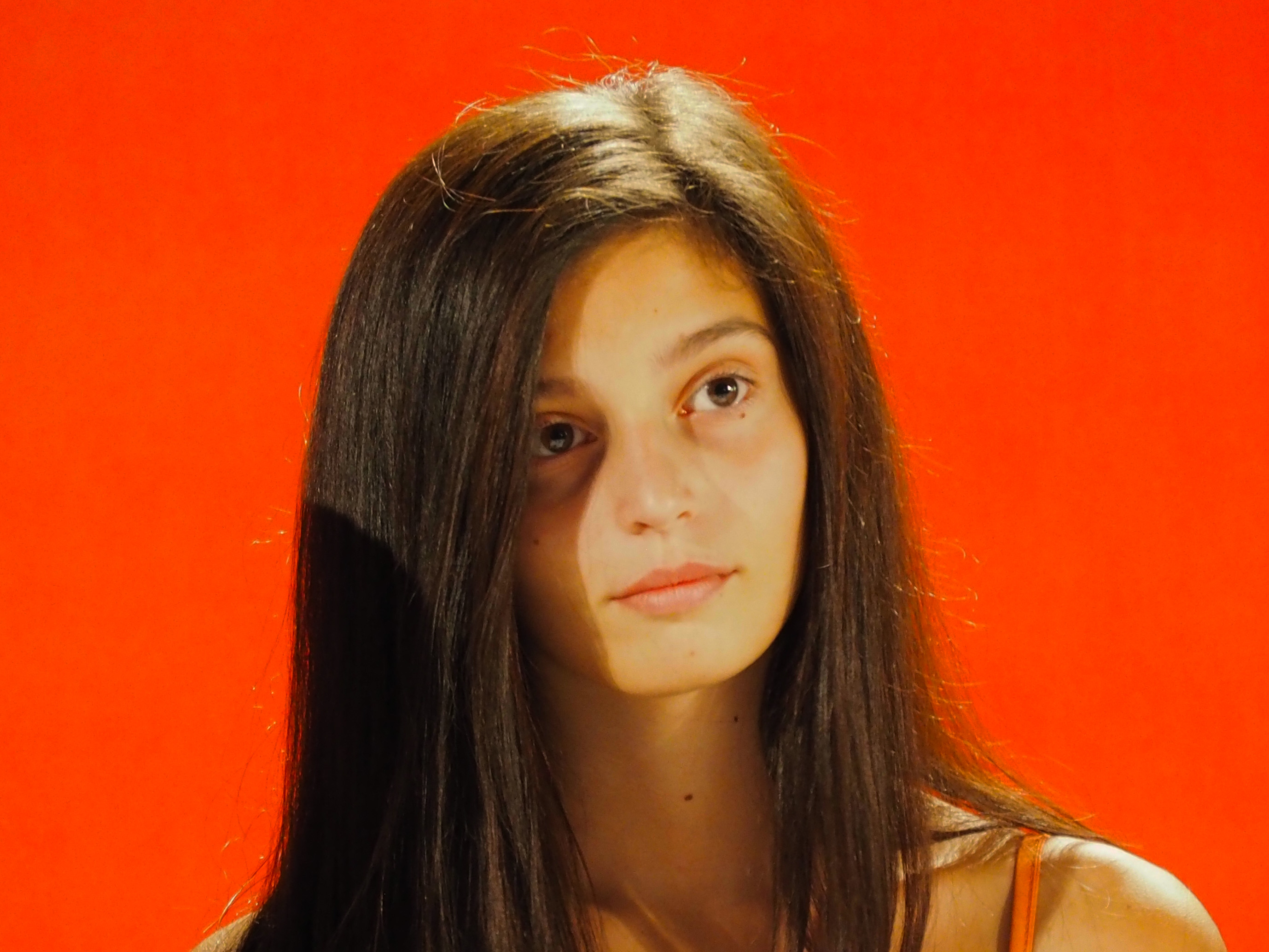 Gaia Girace è una giovanissima attrice italiana emergente e da questa sera ...
