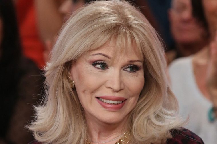 Cosa è Successo A Domenica In Con Amanda Lear