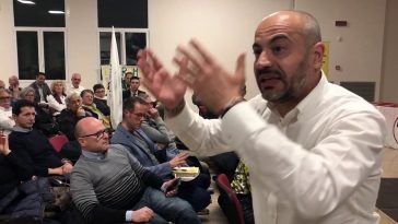 politici più seguiti su facebook gianluigi paragone