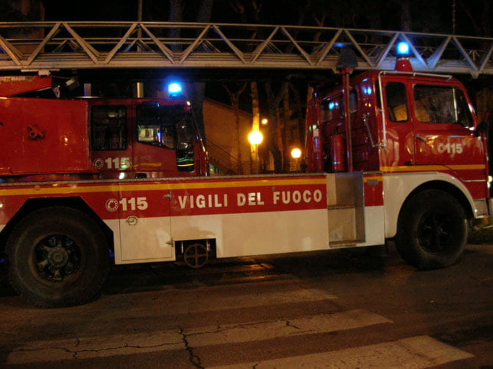 milano incendio navigli