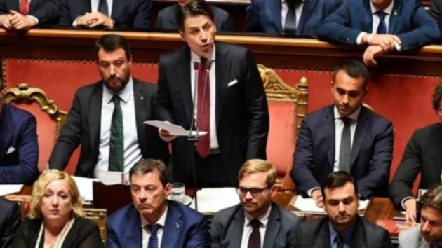 Direzione Pd, mandato a Zingaretti: 5 punti per trattare con M5S Direzione Pd, mandato a Zingaretti: 5 punti per trattare con M5S